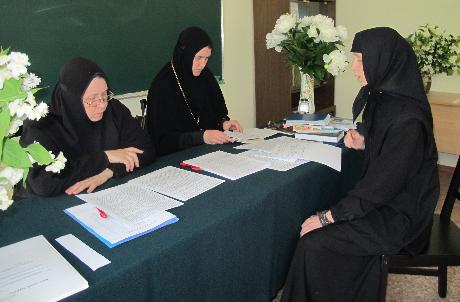 В катехизической школе при монастыре началась пора сдачи экзаменов