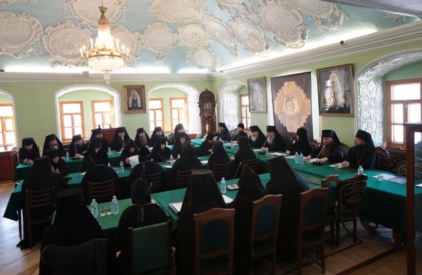 В Свято-Троицкой Сергиевой лавре состоялось очередное заседание Коллегии Синодального отдела по монастырям и монашеству
