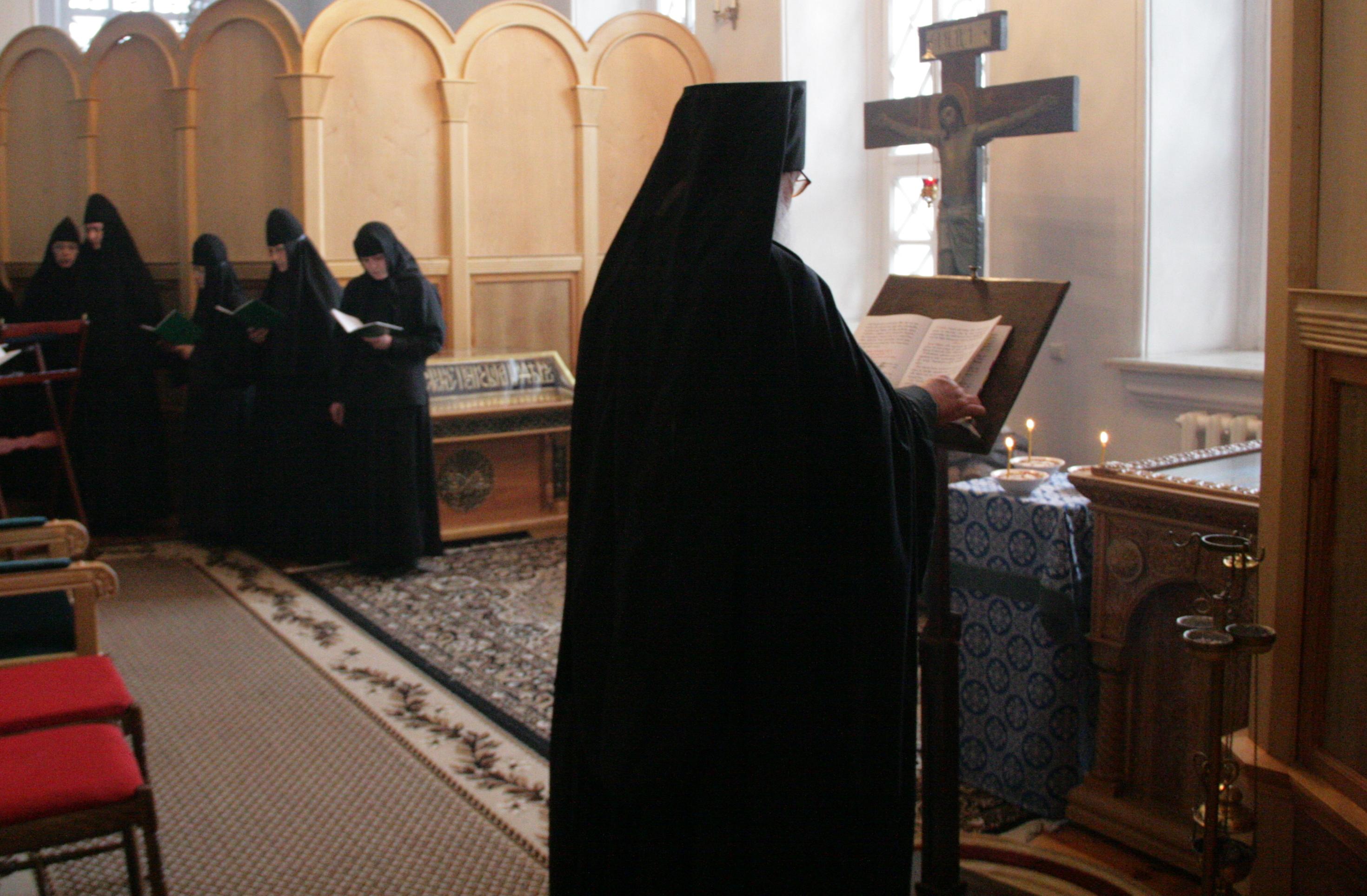 Сестры обители почтили память первоначальницы монастыря схимонахини Софии