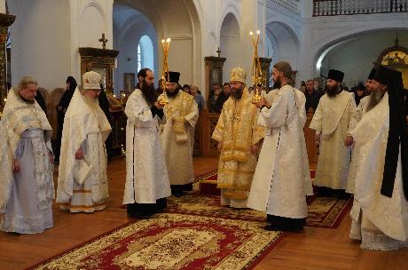 Епископ Можайский Леонид возглавил воскресную Божественную литургию