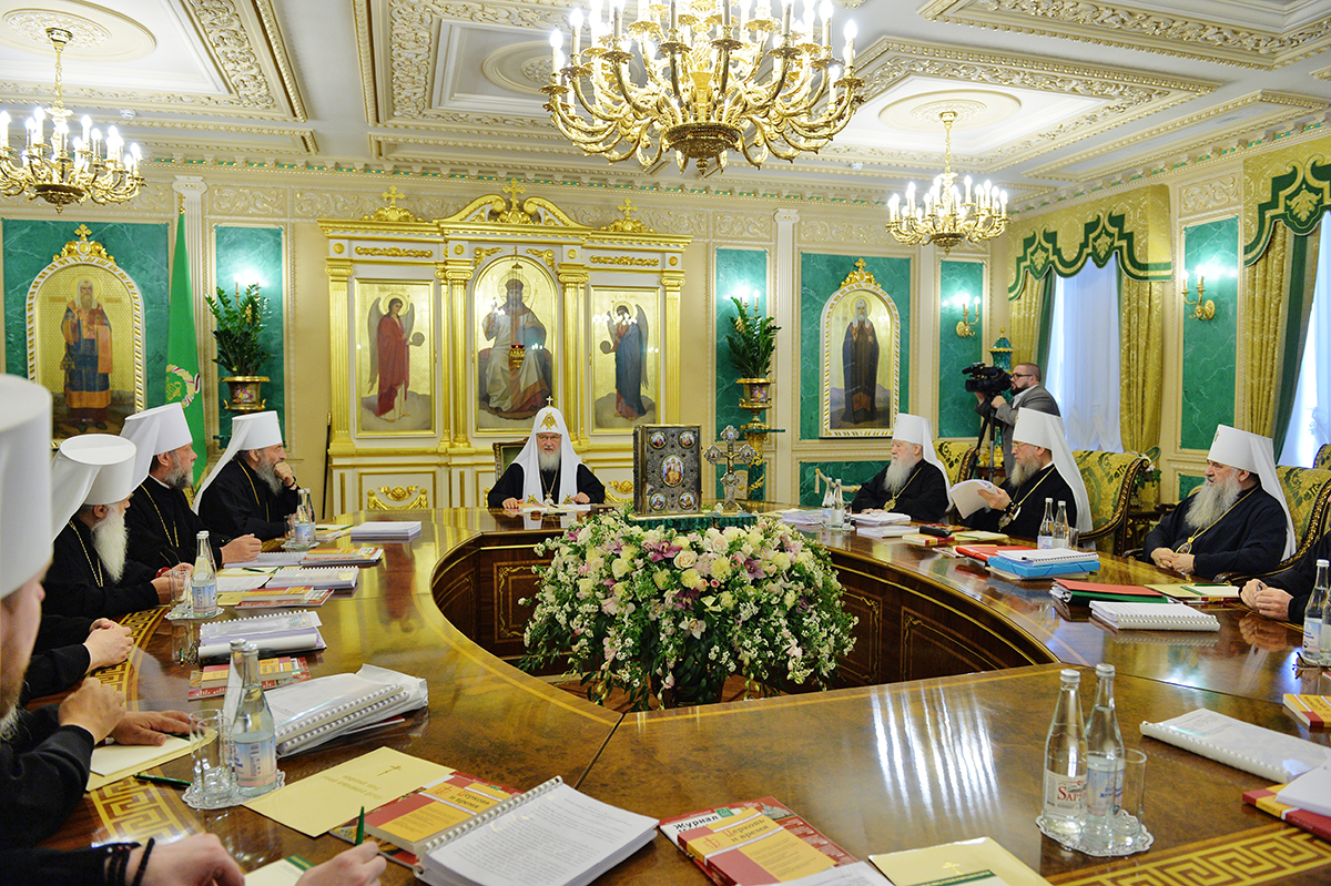 На очередном заседании Священного Синода Русской Православной Церкви в Даниловом монастыре приняты решения об организации жизни монастырей и монашества