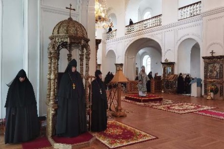 Епископ Иосиф возглавил Божественную литургию в день игуменства матушки Сергии