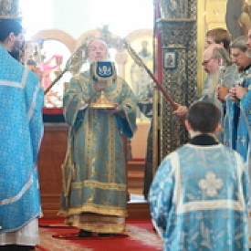 Митрополит Димитрий возглавил Божественную литургию в престольный праздник обители