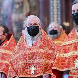 Клирик нашего монастыря иеромонах Антоний (Плясов) удостоен права ношения наперсного креста с украшениями.