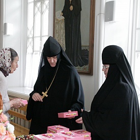 День празднования Владимирской иконе Божией Матери и день возведения матушки Сергии в игуменский сан